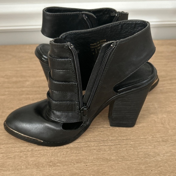 Aldo Shoes - Picture 3 of 4